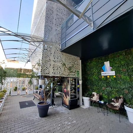 Apartments Steel Residence- Tesla Drive Experience Timişoara Eksteriør bilde